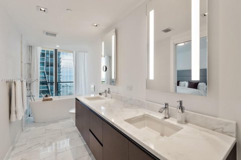 Condominio en alquiler en Miami, Florida, 2 dormitorios, 106.65 m2 № 2076946 - foto 7