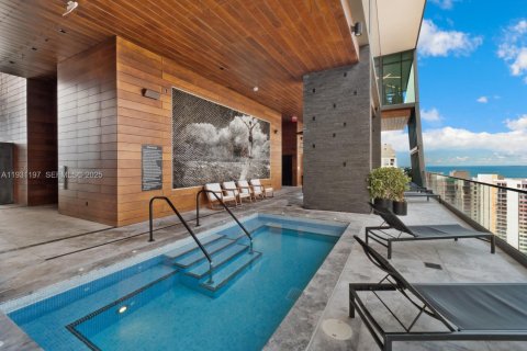 Condominio en alquiler en Miami, Florida, 2 dormitorios, 106.65 m2 № 2076946 - foto 20