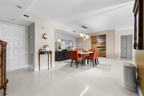 Condo in Hollywood, Florida, 2 bedrooms  № 1992287 - photo 5
