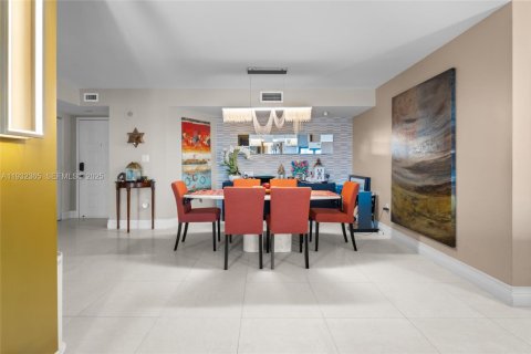 Condo in Hollywood, Florida, 2 bedrooms  № 1992287 - photo 6