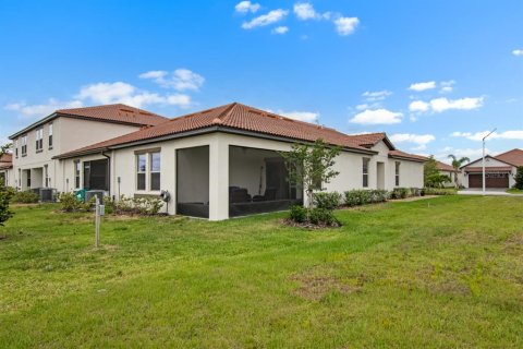 House in Wimauma, Florida 2 bedrooms, 149.94 sq.m. № 1685330 - photo 24