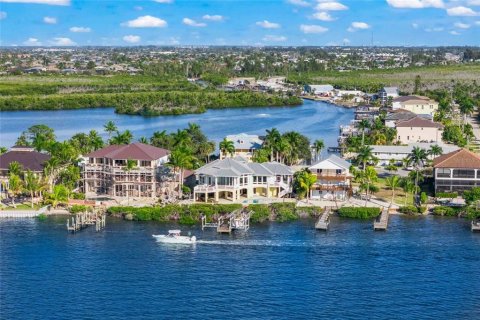 Villa ou maison à vendre à Matlacha, Floride: 3 chambres, 302.58 m2 № 2142950 - photo 8