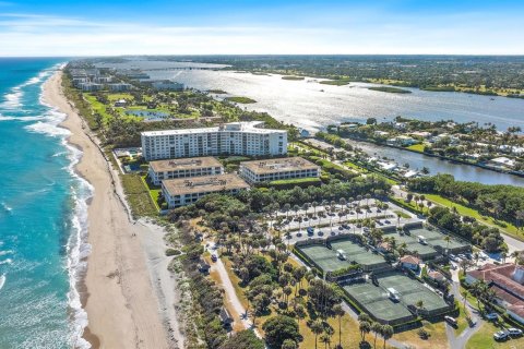 Condo in Palm Beach, Florida, 2 bedrooms  № 2248263 - photo 26