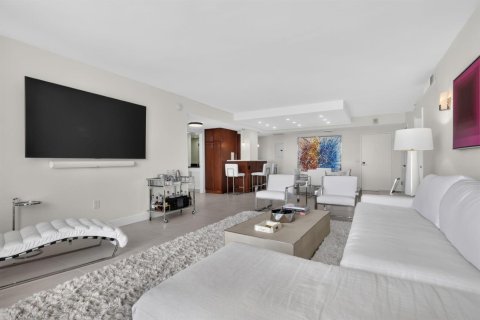 Condo in Palm Beach, Florida, 2 bedrooms  № 2248263 - photo 9