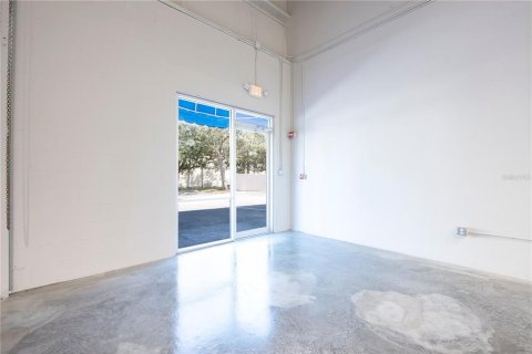 Immobilier commercial à louer à Winter Park, Floride: 2207.36 m2 № 2108047 - photo 5