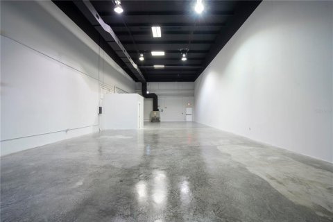 Immobilier commercial à louer à Winter Park, Floride: 2207.36 m2 № 2108047 - photo 7