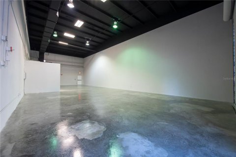 Immobilier commercial à louer à Winter Park, Floride: 2207.36 m2 № 2108047 - photo 9