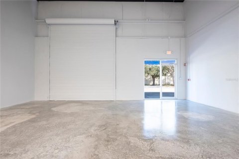 Immobilier commercial à louer à Winter Park, Floride: 2207.36 m2 № 2108047 - photo 4
