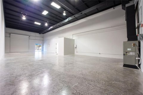 Immobilier commercial à louer à Winter Park, Floride: 2207.36 m2 № 2108047 - photo 8
