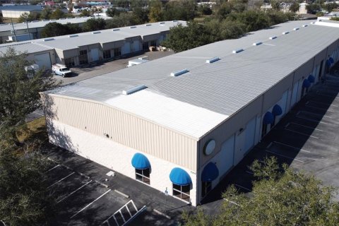 Immobilier commercial à Winter Park, Floride 2207.36 m2 № 2108047