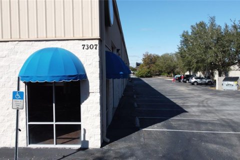 Immobilier commercial à louer à Winter Park, Floride: 2207.36 m2 № 2108047 - photo 18