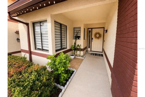 Copropriété à vendre à Apopka, Floride: 4 chambres, 151.99 m2 № 2323070 - photo 2
