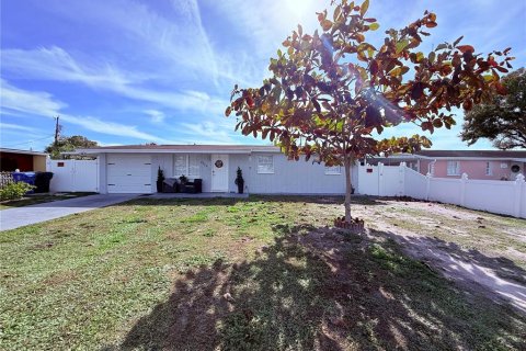 House in Tampa, Florida 1 bedroom, 37.16 sq.m. № 2277619