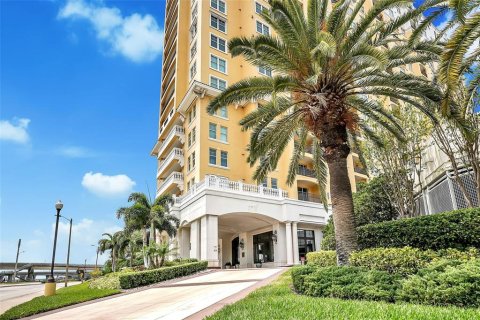 Condo in Tampa, Florida, 2 bedrooms  № 1822366 - photo 2