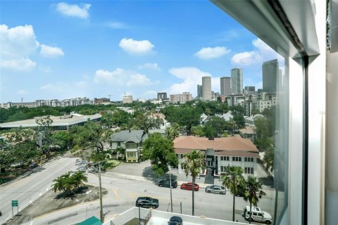 Condo in Tampa, Florida, 2 bedrooms  № 1822366 - photo 24