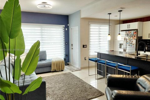 Adosado en venta en Homestead, Florida, 4 dormitorios, 133.22 m2 № 2011313 - foto 7