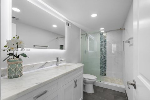 Condominio en venta en Hollywood, Florida, 2 dormitorios, 111.3 m2 № 1920950 - foto 11
