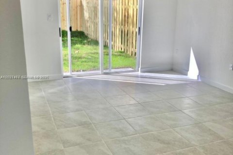 Touwnhouse à vendre à Homestead, Floride: 3 chambres, 123.65 m2 № 2087120 - photo 3