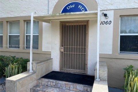 Appartement à louer à Miami, Floride: 1 chambre, 479.56 m2 № 2046371 - photo 4