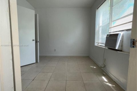 Appartement à louer à Miami, Floride: 1 chambre, 479.56 m2 № 2046371 - photo 10