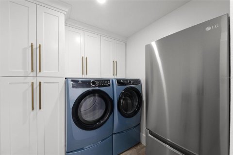 Condominio en venta en Sarasota, Florida, 1 dormitorio, 65.5 m2 № 1546678 - foto 27