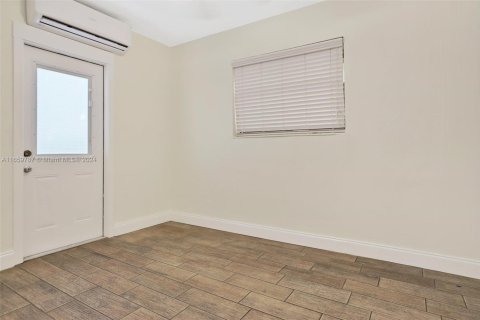 Casa en venta en North Miami Beach, Florida, 3 dormitorios, 113.34 m2 № 1811107 - foto 10