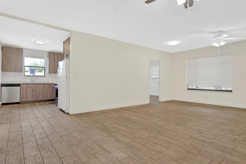 Casa en venta en North Miami Beach, Florida, 3 dormitorios, 113.34 m2 № 1811107 - foto 3