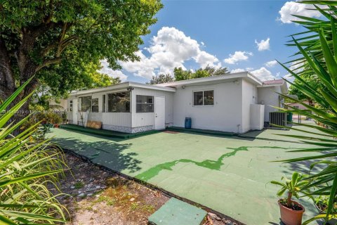Casa en venta en Lauderhill, Florida, 3 dormitorios, 170.2 m2 № 1855309 - foto 27