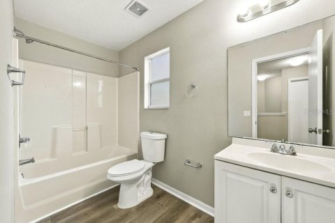 Villa ou maison à louer à Lakeland, Floride: 3 chambres, 255.39 m2 № 2413557 - photo 14