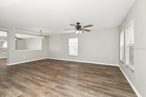Villa ou maison à louer à Lakeland, Floride: 3 chambres, 255.39 m2 № 2413557 - photo 4