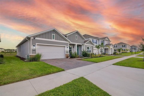 Villa ou maison à Clermont, Floride 4 chambres, 266.82 m2 № 2356094