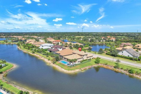 Villa ou maison à vendre à Jupiter, Floride: 4 chambres, 358.23 m2 № 2247307 - photo 7