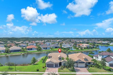 Villa ou maison à vendre à Jupiter, Floride: 4 chambres, 358.23 m2 № 2247307 - photo 2