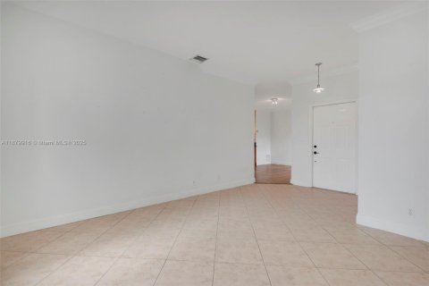 Купить виллу или дом в Мирамар, Флорида 3 спальни, 154.22м2, № 1929008 - фото 5