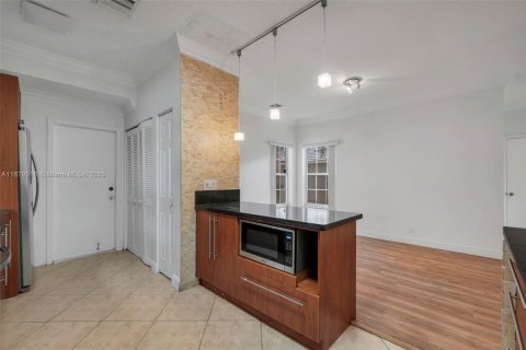 Купить виллу или дом в Мирамар, Флорида 3 спальни, 154.22м2, № 1929008 - фото 11