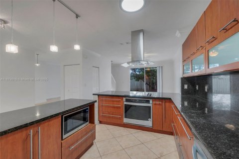 Купить виллу или дом в Мирамар, Флорида 3 спальни, 154.22м2, № 1929008 - фото 6