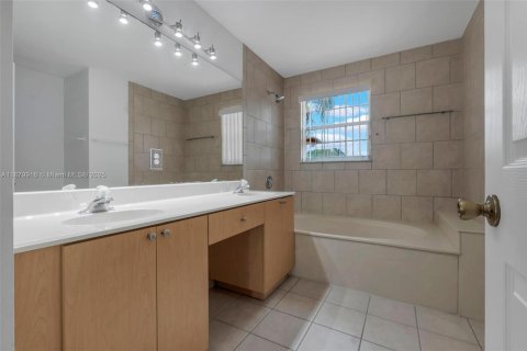 Купить виллу или дом в Мирамар, Флорида 3 спальни, 154.22м2, № 1929008 - фото 22