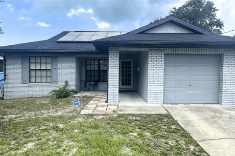 House in Largo, Florida 3 bedrooms, 98.66 sq.m. № 2354928