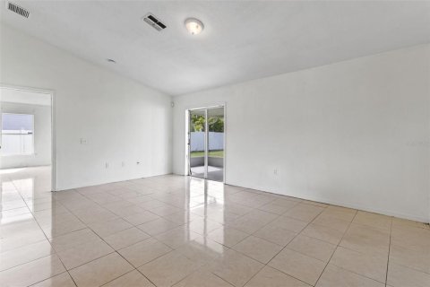 Casa en venta en Kissimmee, Florida, 3 dormitorios, 125.7 m2 № 1905762 - foto 6
