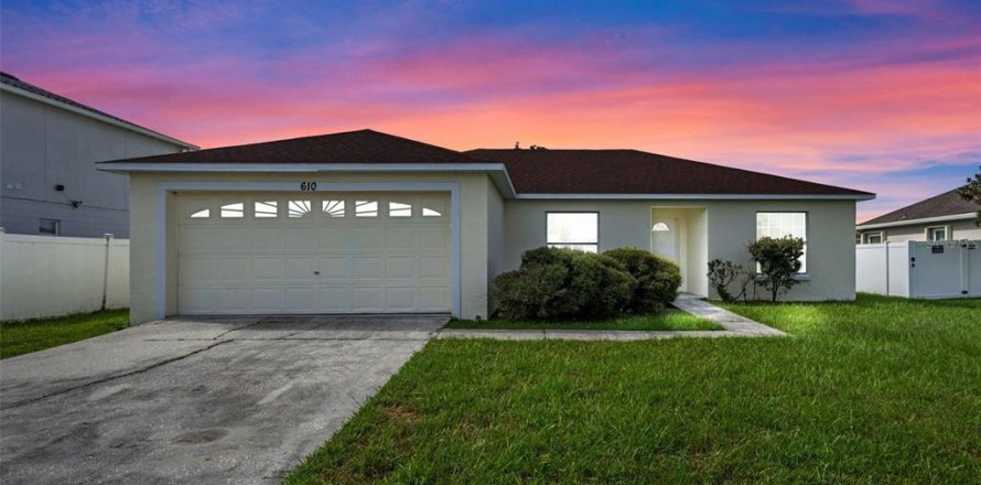 Casa en Kissimmee, Florida 3 dormitorios, 125.7 m2 № 1905762