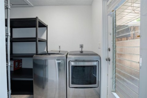 Купить коммерческую недвижимость в Сарасота, Флорида 260.87м2, № 1557747 - фото 21