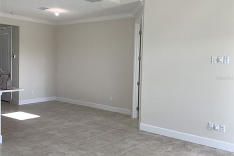 House in Daytona Beach, Florida 2 bedrooms, 111.95 sq.m. № 2402751 - photo 12