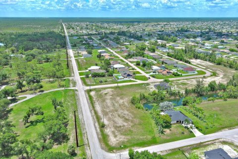 Terreno en venta en Cape Coral, Florida № 1937923 - foto 5