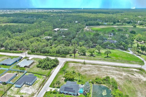 Terreno en venta en Cape Coral, Florida № 1937923 - foto 18