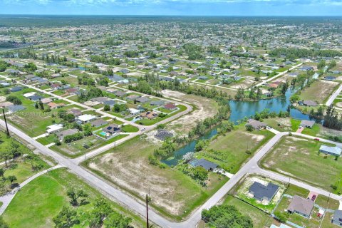 Terreno en venta en Cape Coral, Florida № 1937923 - foto 14