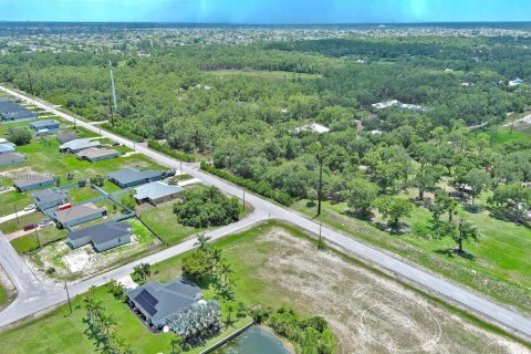 Terreno en venta en Cape Coral, Florida № 1937923 - foto 21