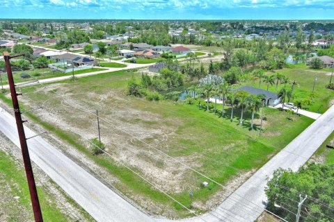 Terreno en venta en Cape Coral, Florida № 1937923 - foto 1