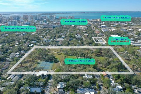 Terreno en venta en Sarasota, Florida № 1554150 - foto 1