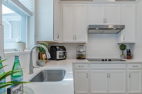 Casa en venta en Wesley Chapel, Florida, 4 dormitorios, 229.84 m2 № 1562701 - foto 12