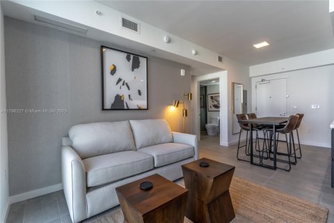 Condo in Miami, Florida, 1 bedroom  № 1875484 - photo 9